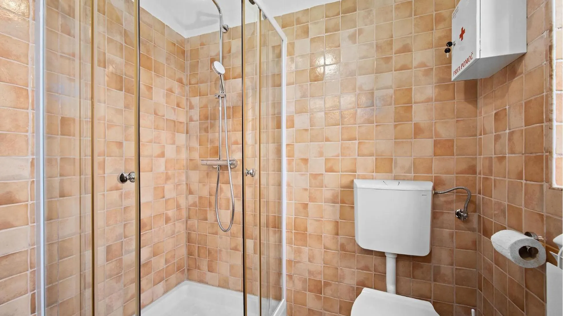 4 Bedroom Cozy Home In Cabrunici 0*,