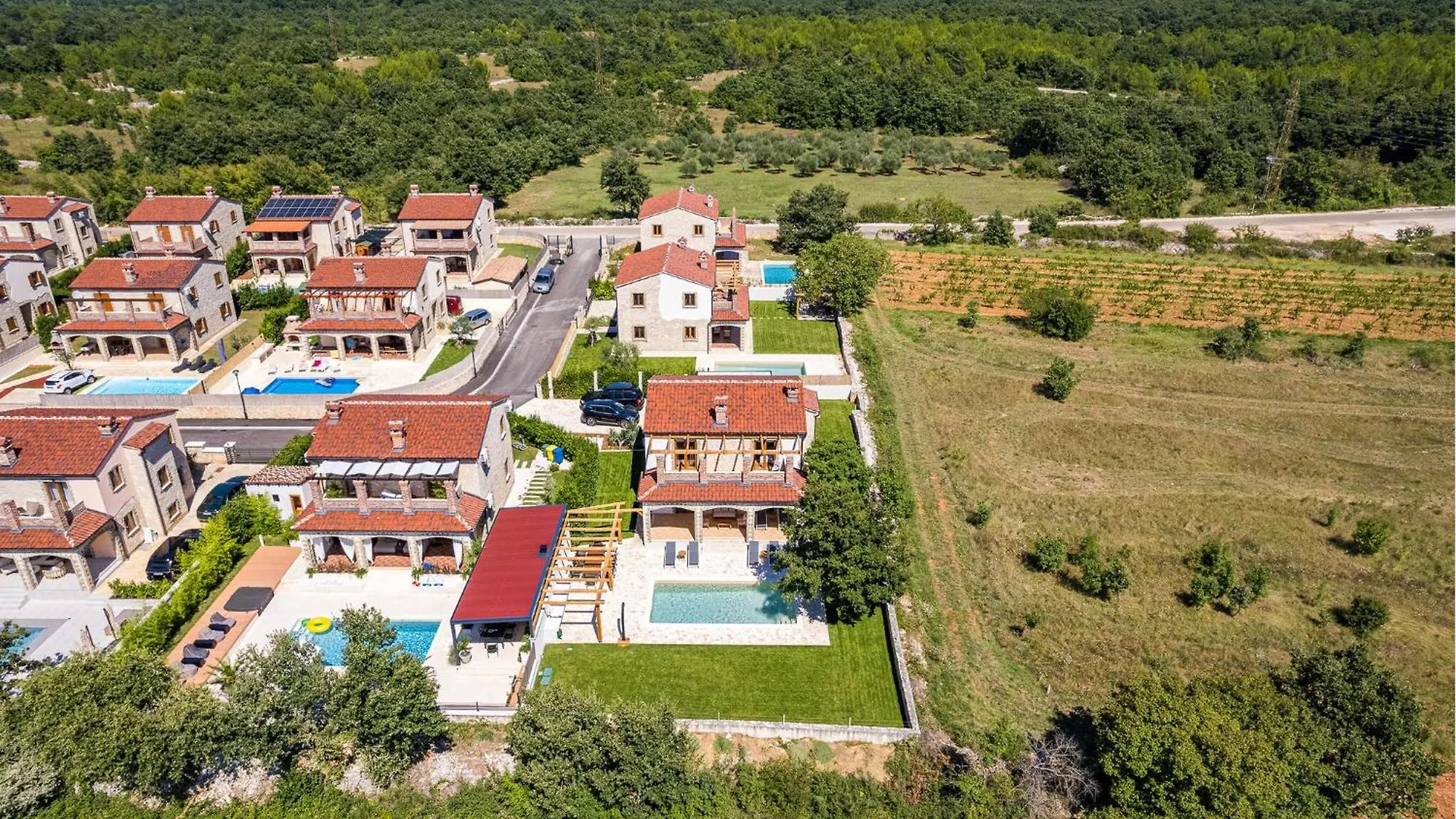 Holiday home 4 Bedroom Cozy Home In Cabrunici Croatia
