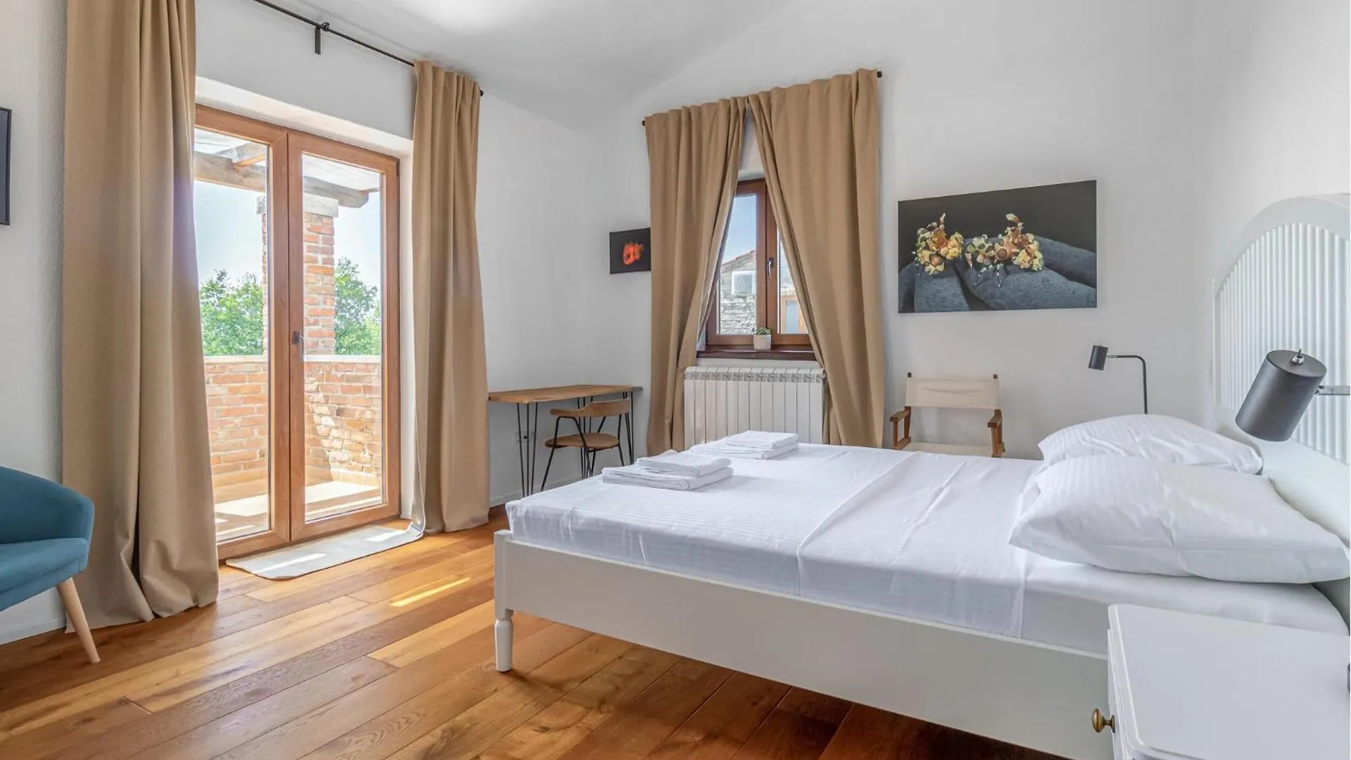 Holiday home 4 Bedroom Cozy Home In Cabrunici