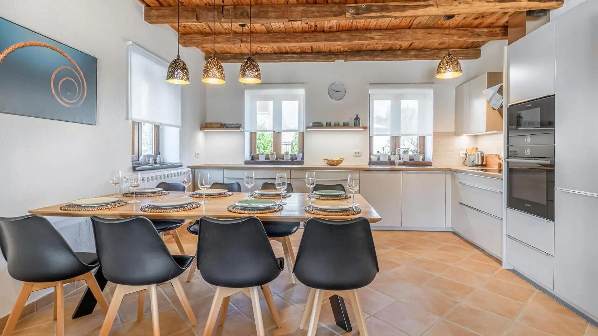 4 Bedroom Cozy Home In Cabrunici Holiday home