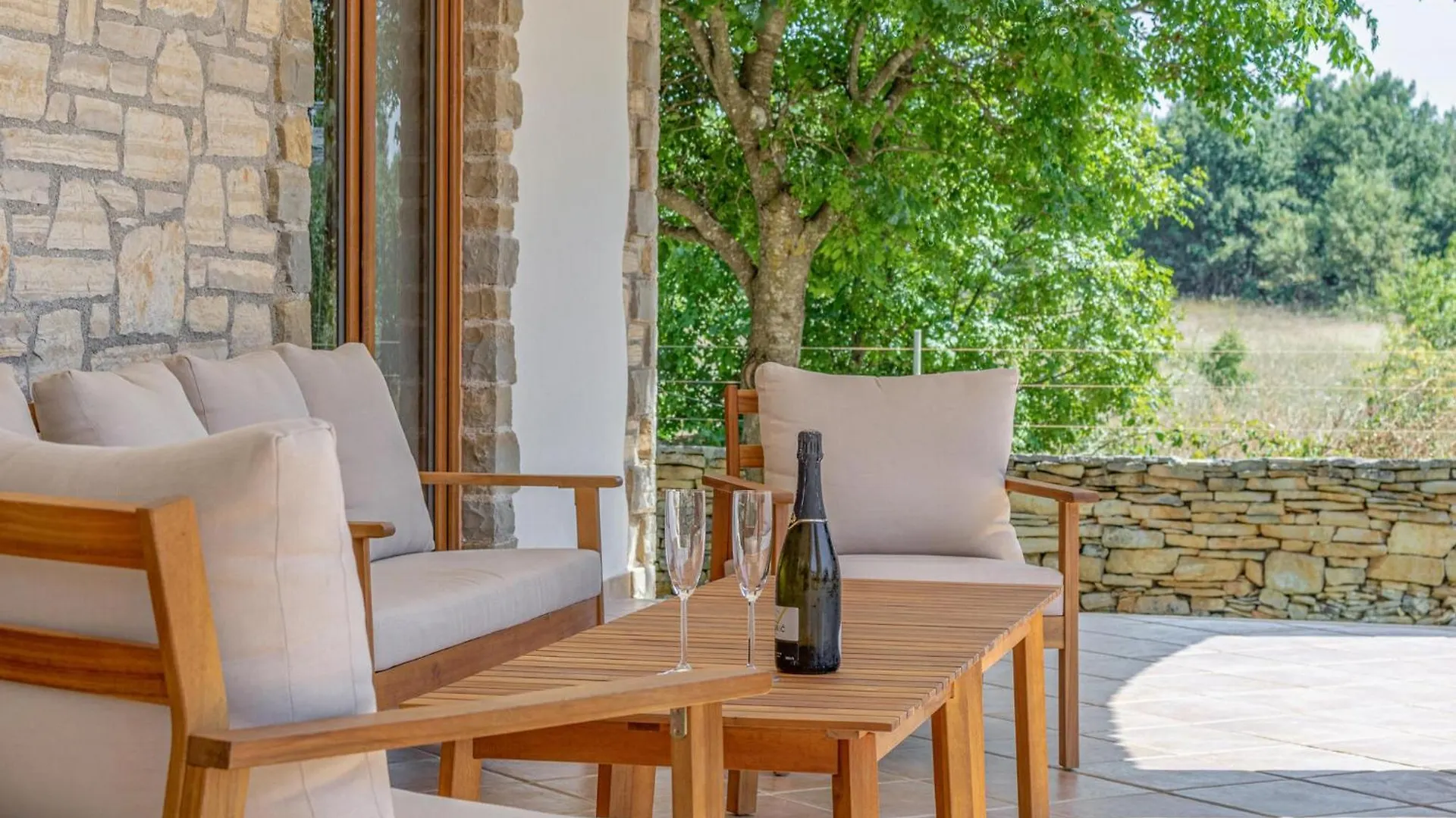 4 Bedroom Cozy Home In Cabrunici 0*,  Croatia